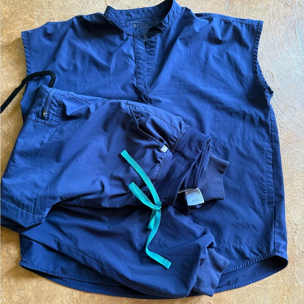 Figs Deep Blue Scrub Ensemble